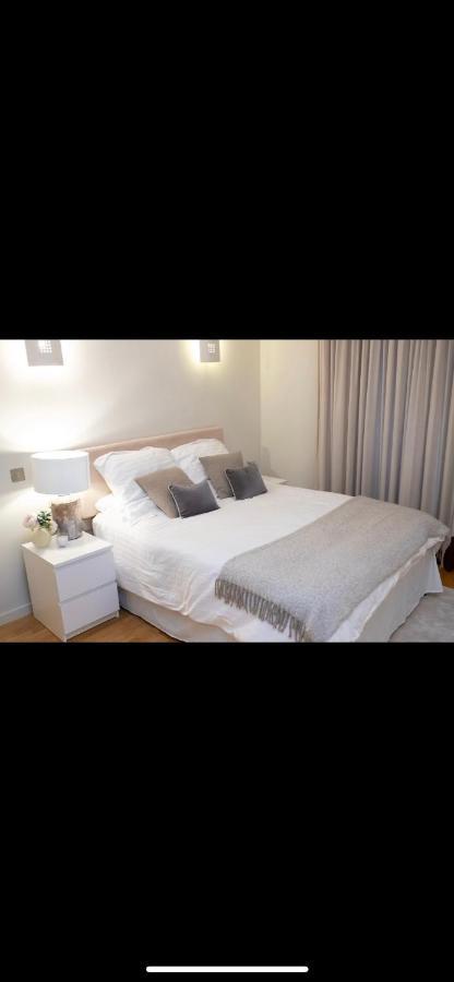 London Luxury 1 Bedroom Apartment Minutes Walk From Canary Wharf Dış mekan fotoğraf