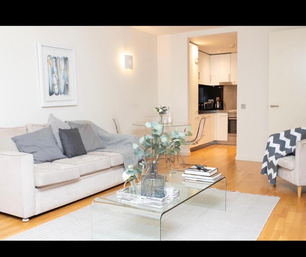 London Luxury 1 Bedroom Apartment Minutes Walk From Canary Wharf Dış mekan fotoğraf