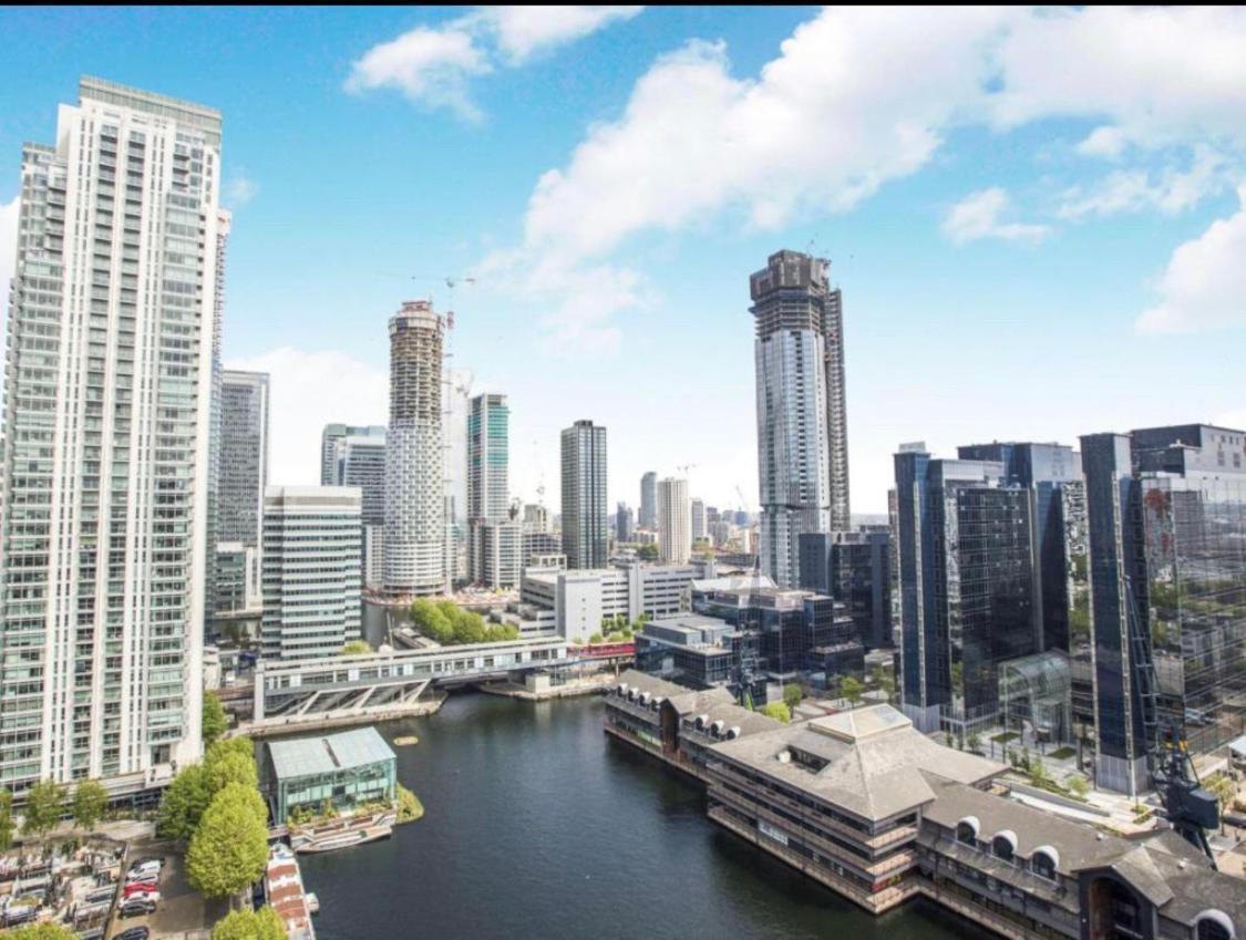 London Luxury 1 Bedroom Apartment Minutes Walk From Canary Wharf Dış mekan fotoğraf